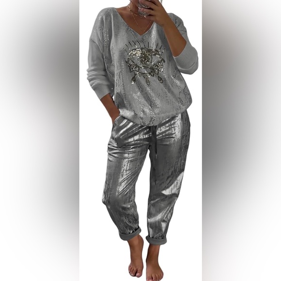 Beautiful Top Set Shiny Silver and Light Gray - Picture 1 of 4